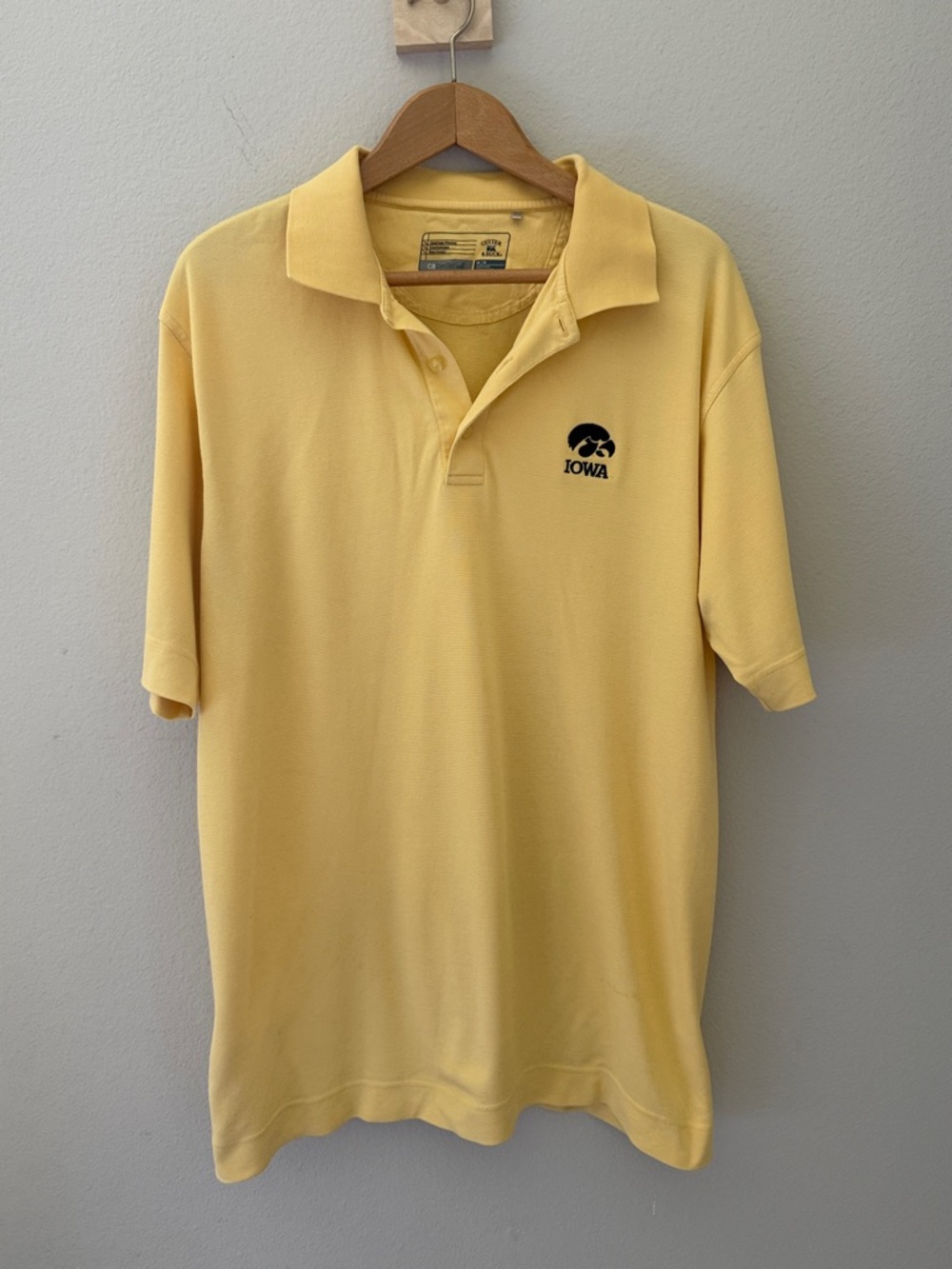 Iowa Hawkeyes Cutter & Buck Men's Yellow Polo Pima Cotton Size Medium